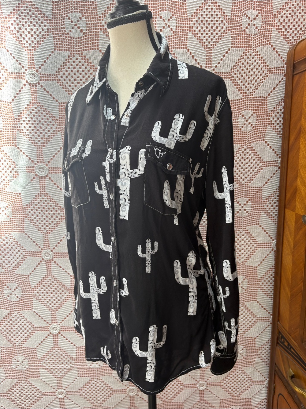 Cowgirl Hardware | Cactus Print Western Snap Front Top - Picture 8 of 9